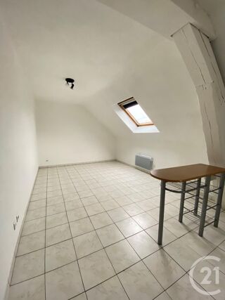  Appartement à louer 1 pièce 25 m²