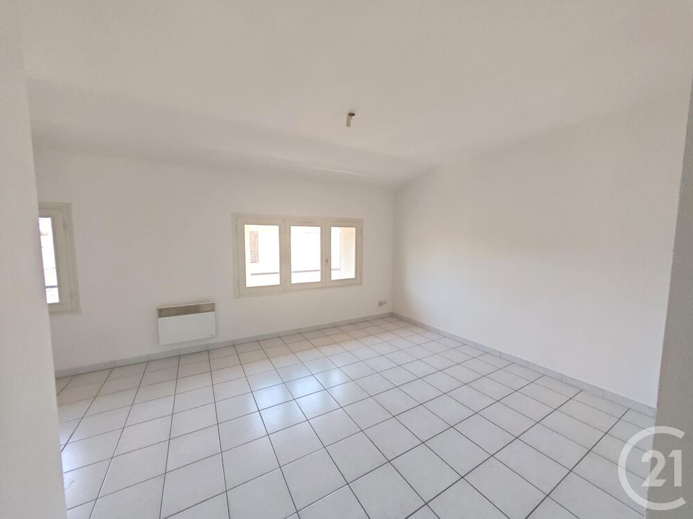 À louer, appartement situé au 2 étage d'un petit immeubl....