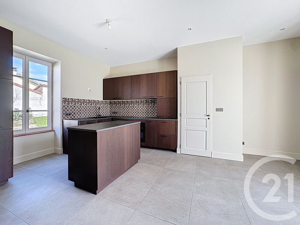 location Maison - 6 pièce(s) - 181 m² Chaponnay (69970)