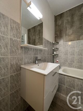 Appartement � louer 2 pi�ces 56 m�