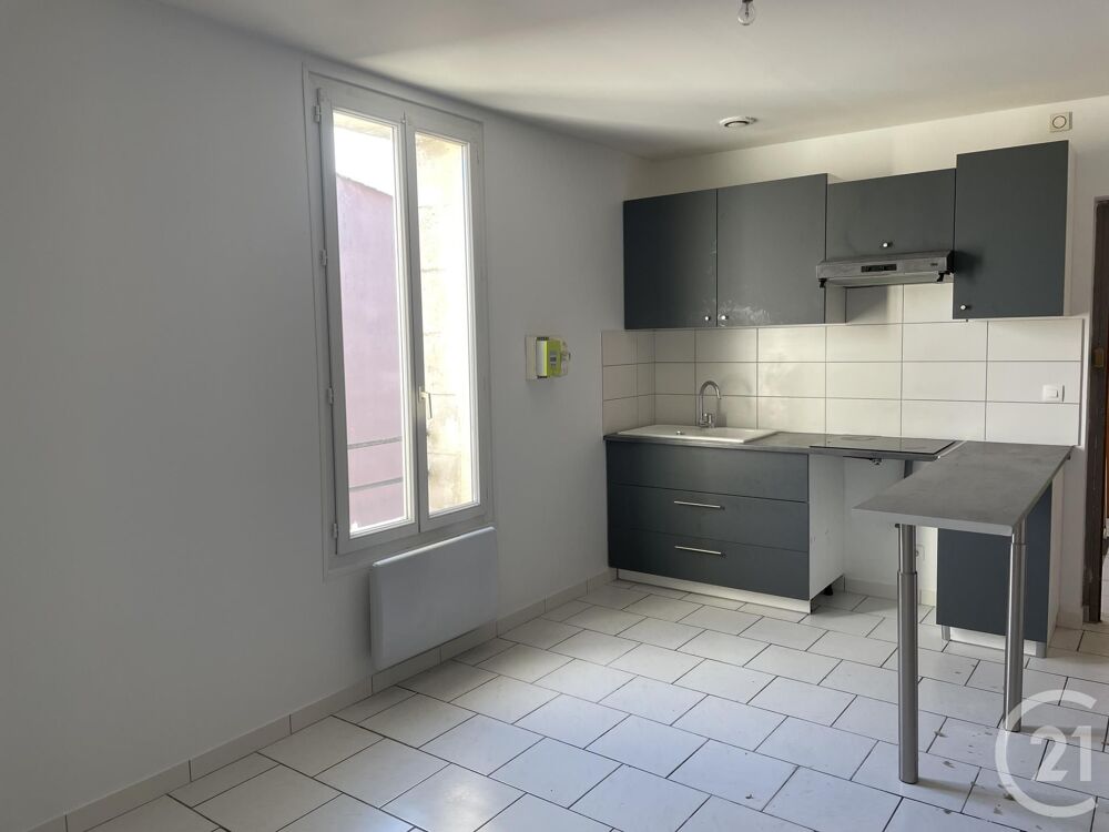Appartement au premier et dernier seul étage, il est com....