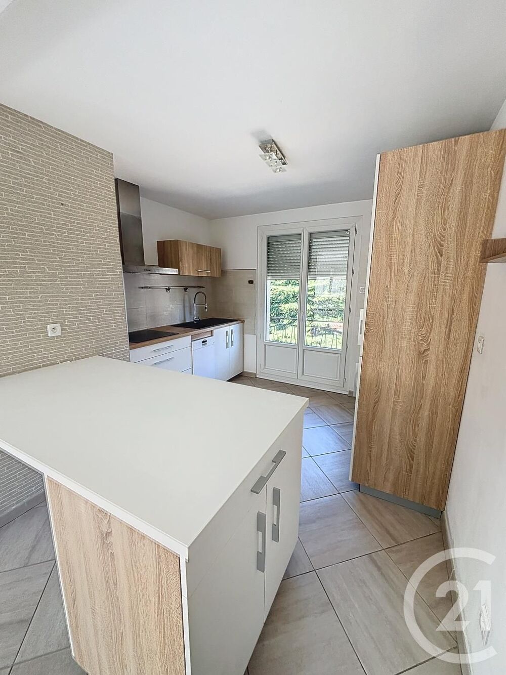 location Appartement - 4 pièce(s) - 75 m² Chalon-sur-Saône (71100)