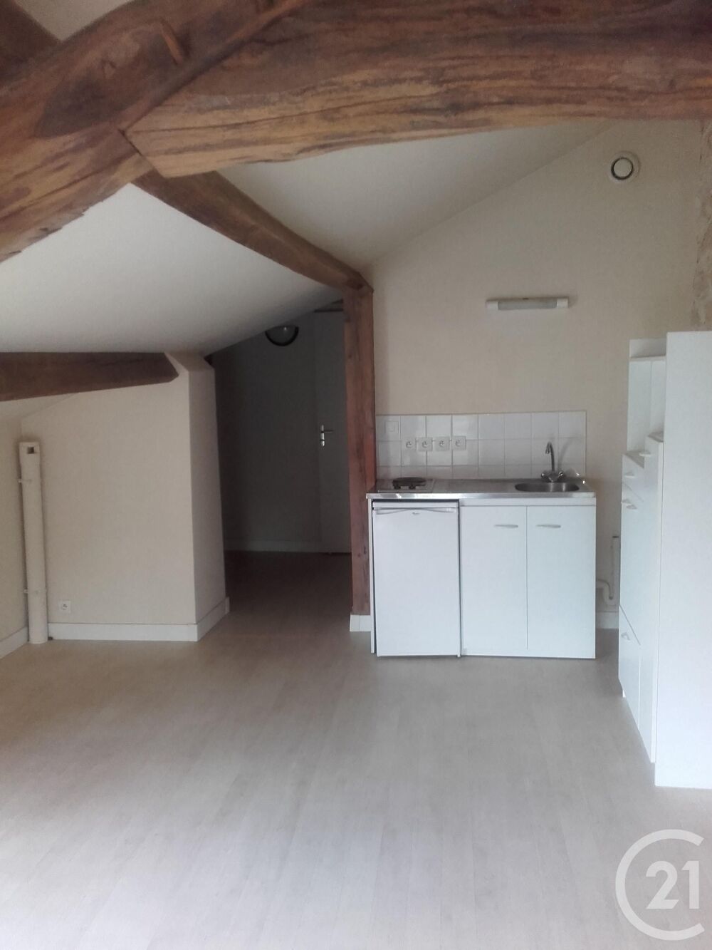 location Appartement - 1 pièce(s) - 31 m² Thomery (77810)