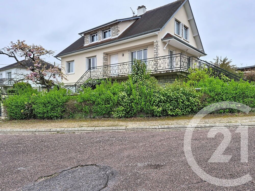 Maison 8 pièces 196 m² · à Dordives · 196 m² · 228 000 €