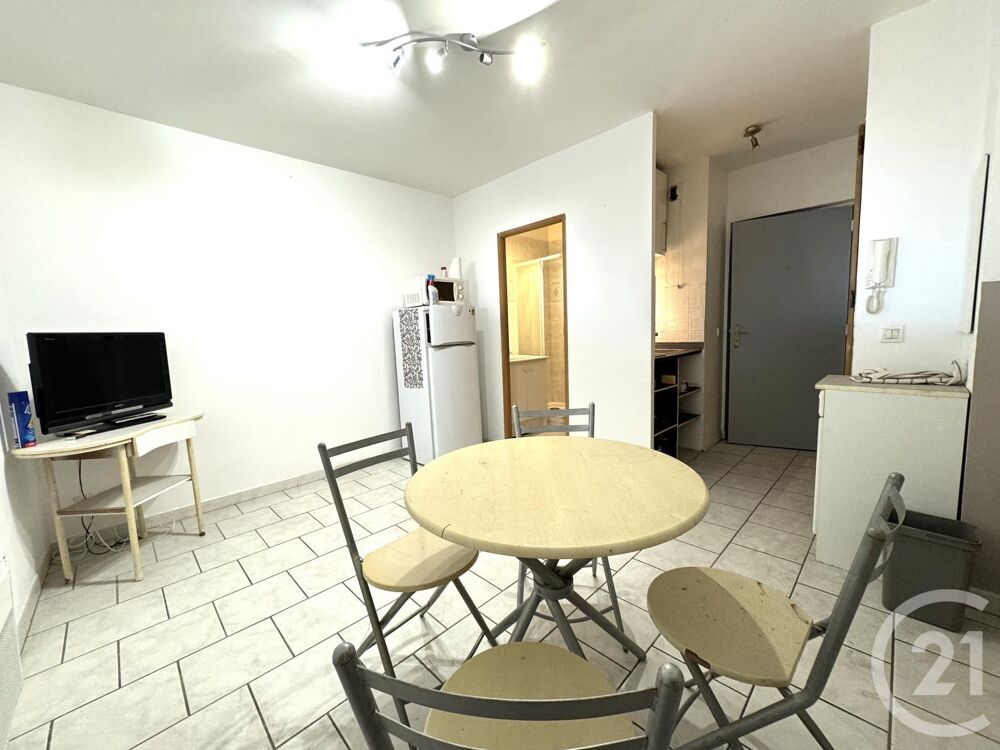 location Appartement - 1 pièce(s) - 17 m² Port-Saint-Louis-du-Rhône (13230)