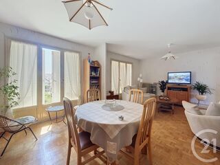 Appartement à louer 3 pièces 81 m²