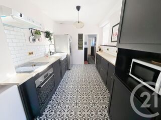  Appartement à louer 4 pièces 97 m²