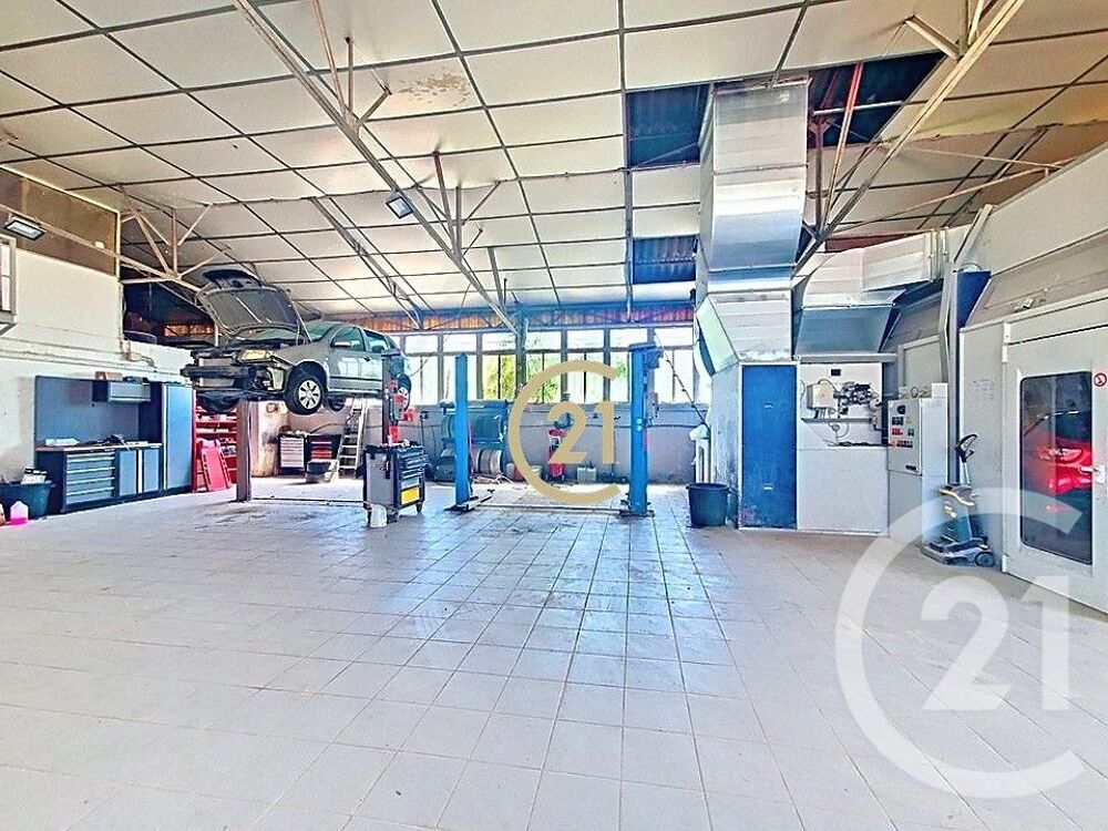 vente Autres - 330 m² Grans (13450)