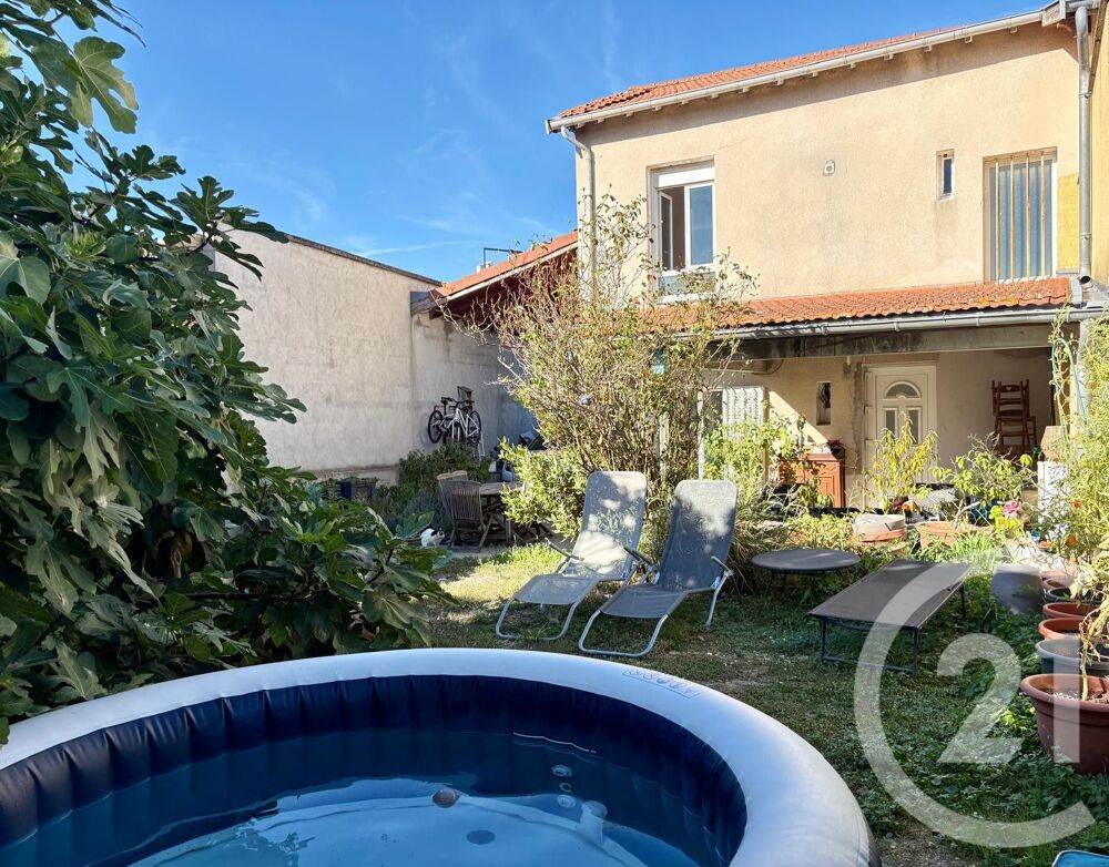 Maison familiale rénovée 157 m² Décines Jardin avec te....