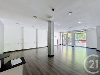  Appartement à louer 3 pièces 106 m²
