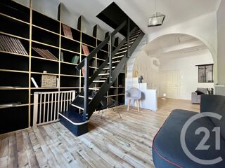  Appartement à louer 4 pièces 114 m²