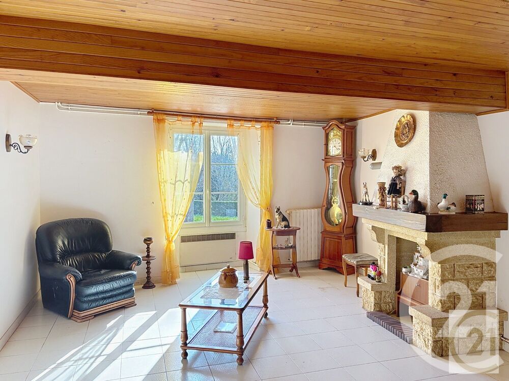 Nichée au c½ur de Avignonet-Lauragais, cet ensemble immo....