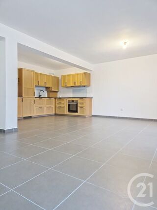  Appartement à louer 4 pièces 101 m²
