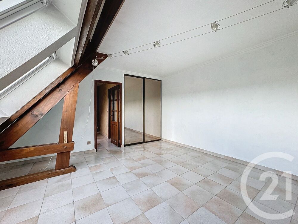 Century 21 Hennequin à le plaisir de vous présenter à la....