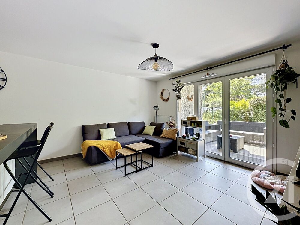 vente Appartement - 3 pièce(s) - 155 m² Saint-Priest (69800)