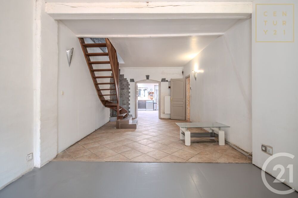 En bref : Maison semi-individuelle à vendre à Maubeu....