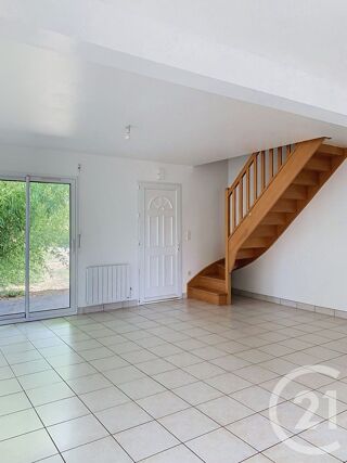  Maison à louer 4 pièces 81 m²