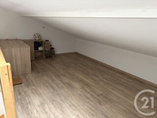  Appartement à louer 3 pièces 71 m²