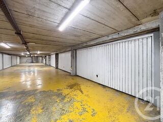  Parking / Garage  vendre 30 m