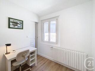  Appartement à louer 7 pièces 10 m²
