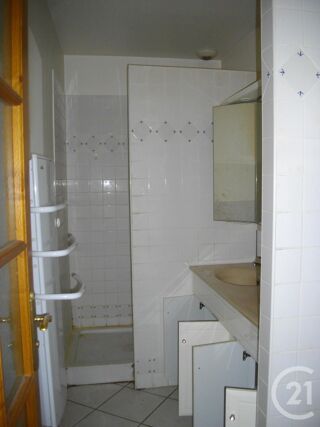  Appartement à louer 2 pièces 56 m²