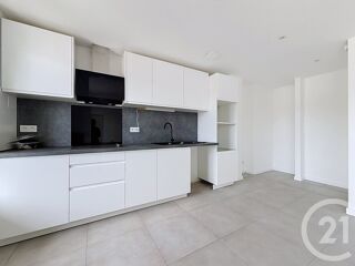  Appartement à louer 4 pièces 87 m²
