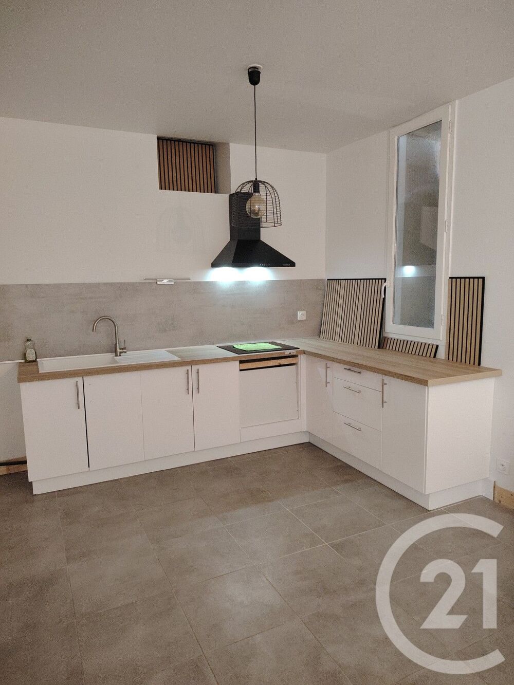 location Maison - 3 pièce(s) - 66 m² Preignac (33210)
