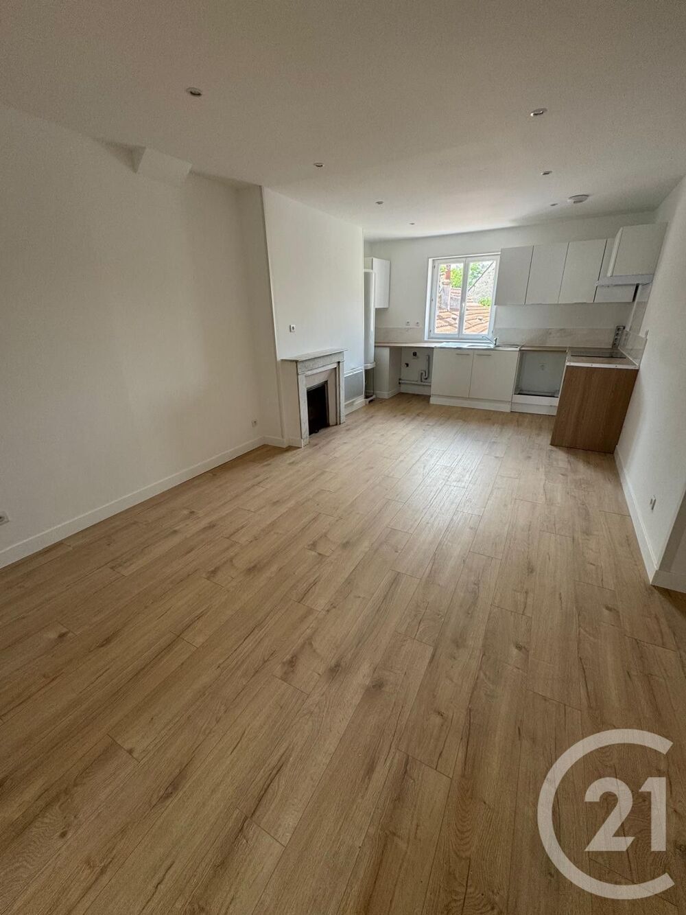 location Appartement - 4 pièce(s) - 61 m² Égreville (77620)
