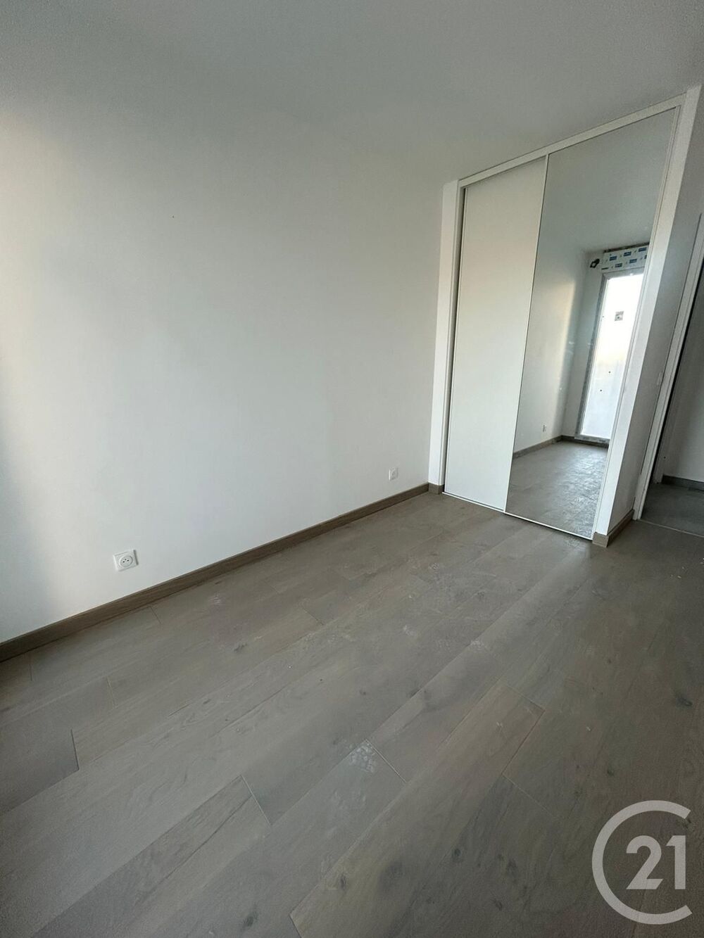 Appartement située dans une résidence neuve, au calme, à....