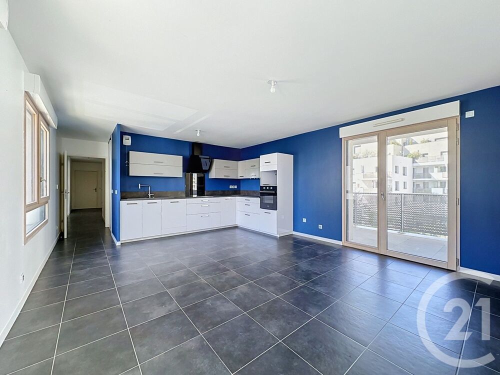 Découvrez ce bel appartement 4 pièces de 81 m², situé à ....