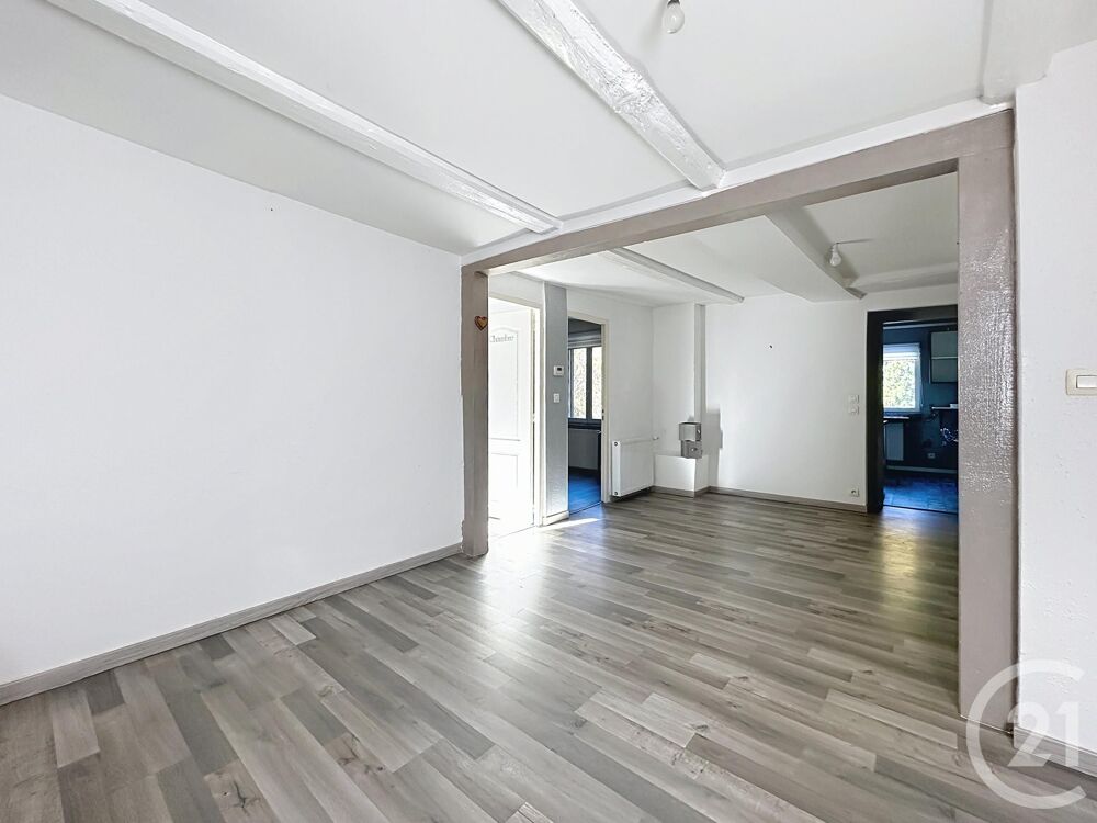Dans une petite copropriété bien entretenue, découvrez c....