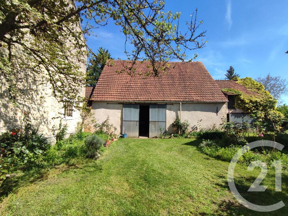 Nichée au c½ur de Donzy, cette maison de 130m² vous accu....