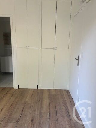  Appartement à louer 1 pièce 32 m²