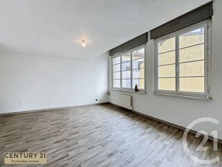  Appartement à louer 5 pièces 94 m²