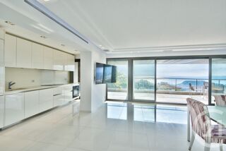  Appartement à louer 5 pièces 148 m²