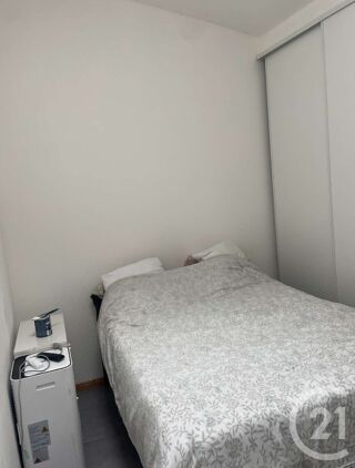  Appartement à louer 2 pièces 33 m²