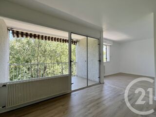  Appartement à louer 3 pièces 85 m²