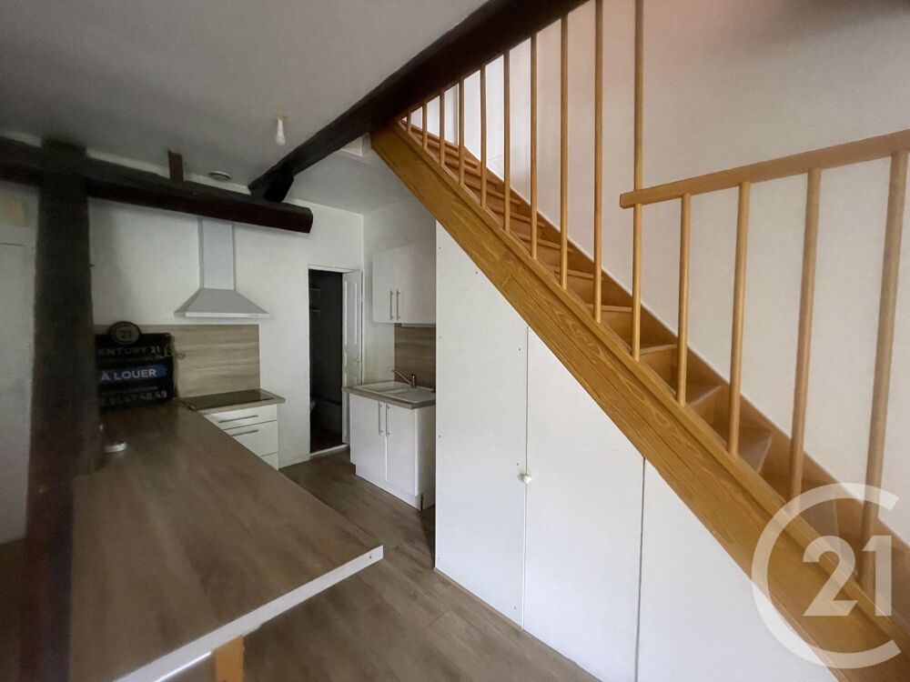 CENTURY 21 CHAPRAIS VOUS PROPOSE : rue Chifflet, avec pl....