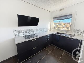  Appartement à louer 5 pièces 84 m²