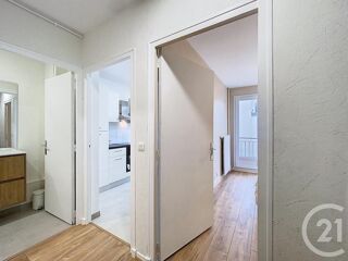  Appartement à louer 2 pièces 42 m²