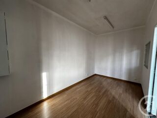  Appartement à louer 2 pièces 90 m²