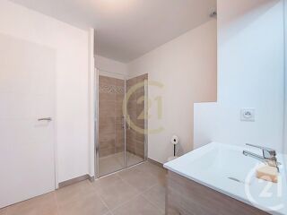  Appartement à louer 2 pièces 46 m²