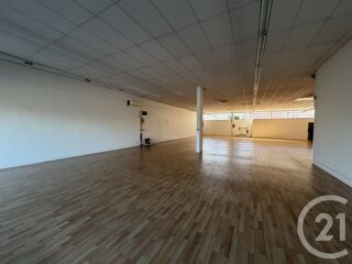  Maison à louer 1 pièce 350 m²