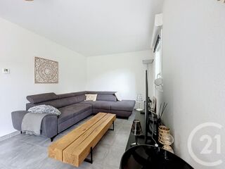  Appartement à louer 4 pièces 80 m²