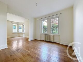  Appartement à louer 4 pièces 106 m²