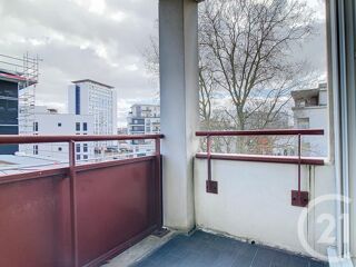  Appartement à louer 4 pièces 77 m²