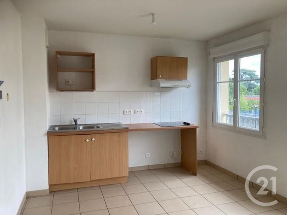location Appartement - 3 pièce(s) - 71 m² Gironde-sur-Dropt (33190)