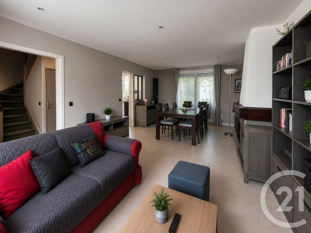 Découvrez cette charmante maison à Viry-Châtillon dans u....