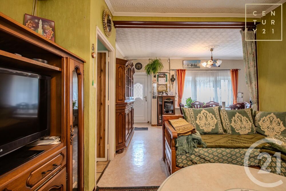 En bref : Jolie maison construite de plain-pied de ....