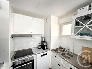  Appartement à louer 4 pièces 83 m²